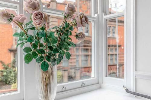 Windsor Town Centre Victorian Townhouse Sleeps 6