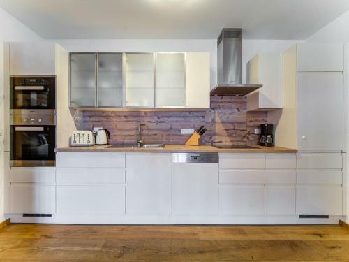 Beautiful Apartment In Mittersill With Private Terrace