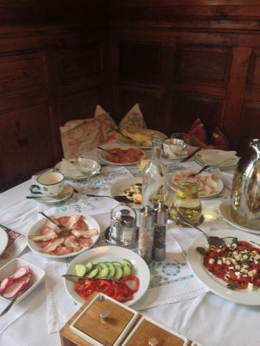 Bed & Breakfast Weingut Albert, Familie Cramer