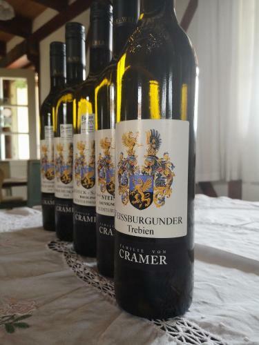 Bed & Breakfast Weingut Albert, Familie Cramer