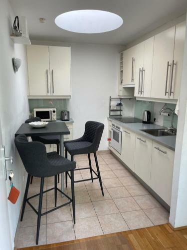 Moderner Stadtbungalow Mit 2 Terrassen Und Privatem Garten