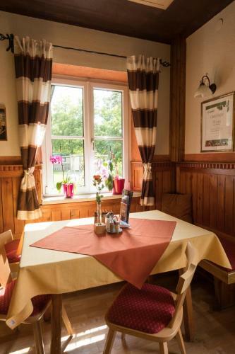 Posada Gasthof Schlagobersbauer