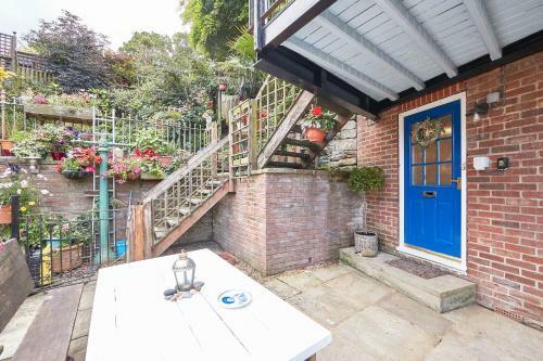 Host & Stay - Abbey View Cottage