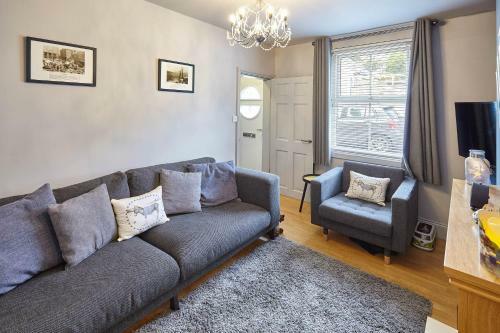 Host & Stay - May House