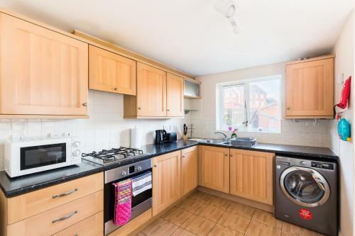 Villa 6 Bedroom New Build House