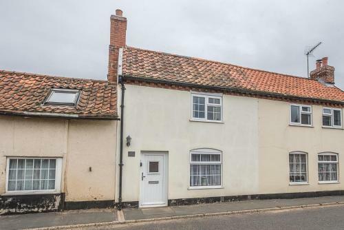 North Cottage Alderton Air Manage Suffolk