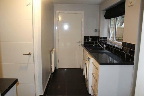4 Bedroom Detached Holiday Home With Hot Tub
