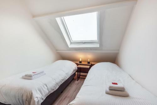 Villa Amelie - Modern Villa At The Beach With Garden