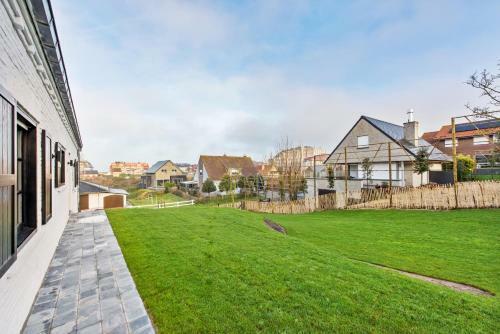 Villa Amelie - Modern Villa At The Beach With Garden