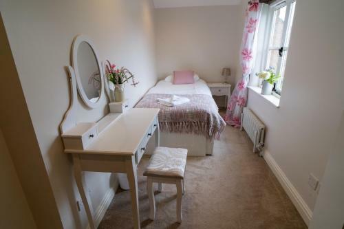 Large Welsh Cottage - Jubilee House