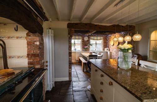 Large Welsh Cottage - Jubilee House