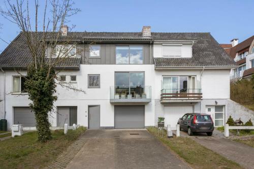 Modern Architectural House 5 Min From Beach With Great Private Garden