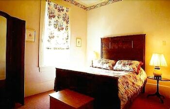 Bed & Breakfast Fairchild House