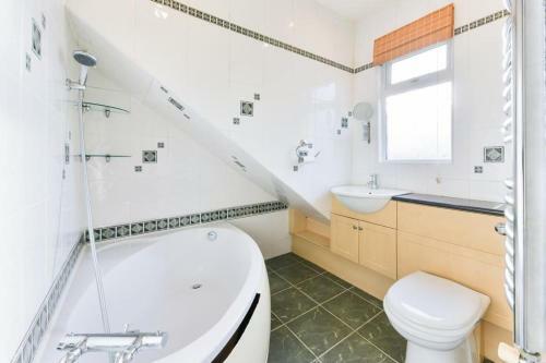 4 Bedroom Family House