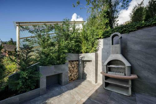 Villa Ysara, 7 Bedroom Pool Villa With Lake Lucerne View