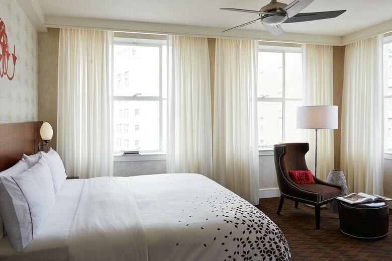 Renaissance New Orleans Pere Marquette Hotel
