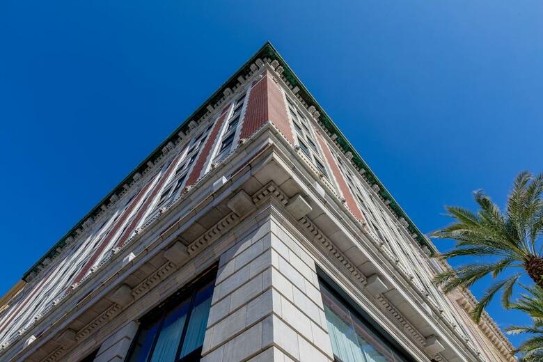 The Saint Hotel, Autograph Collection