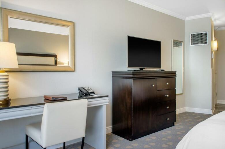 Wyndham Riverfront New Orleans Hotel