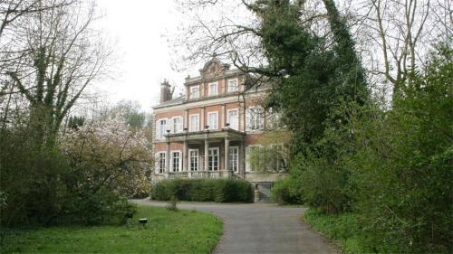 Bed & Breakfast Le Ch�teau De Philiomel