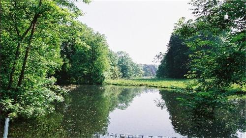 Bed & Breakfast Le Ch�teau De Philiomel