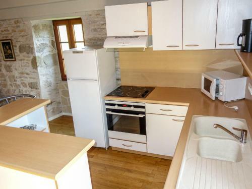 Holiday Home Maison Bonneval Chapelle Aux Saints