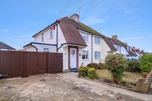 Apartamento Pinewood Studios Bright 4 Bed 2 Bath House Near Slough