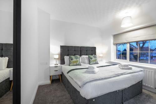 Apartamento Pinewood Studios Bright 4 Bed 2 Bath House Near Slough