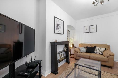 Apartamento Pinewood Studios Bright 4 Bed 2 Bath House Near Slough