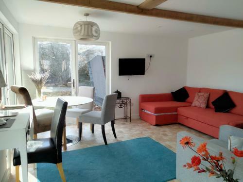 Elderflower Cottage 3 Private Acres And Miles Walks