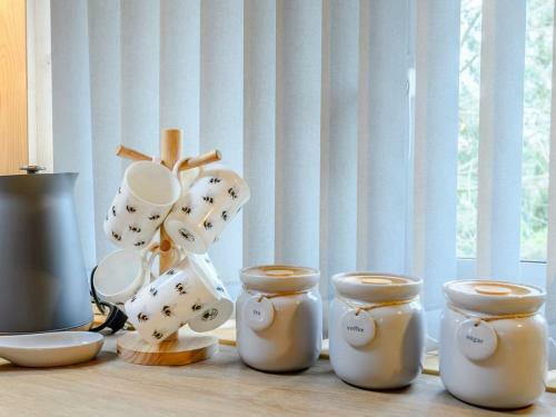 Honey Bee Retreat-uk36830