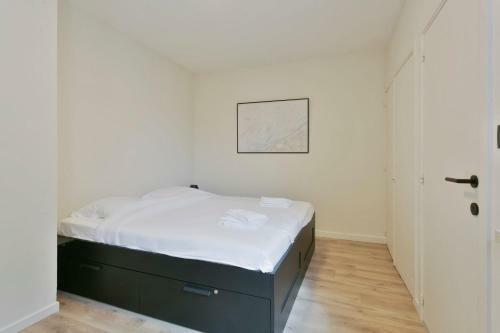 City Center Apartment - Only 50m From The Beach!