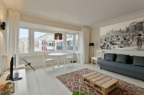 City Center Apartment - Only 50m From The Beach!