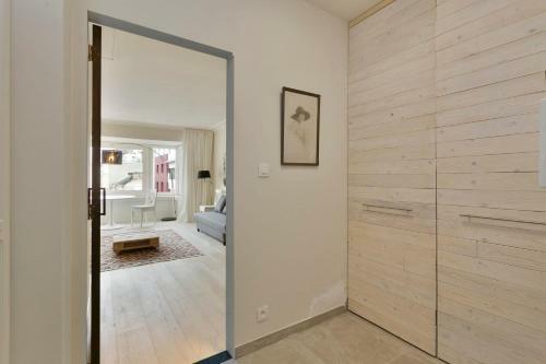 City Center Apartment - Only 50m From The Beach!