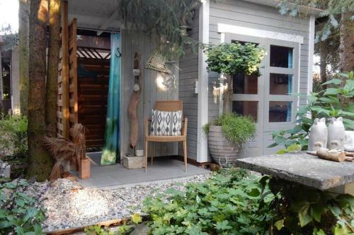 Sommerhaus Mit Hangterrasse Und Au�enkamin