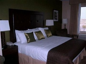 Holiday Inn Express Hotel & Suites Phoenix-glendale