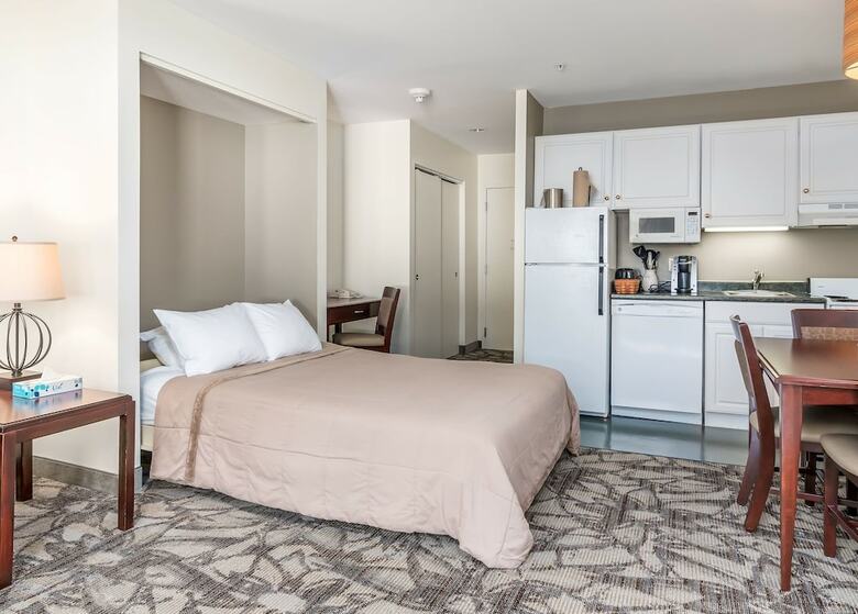 Attitash Grand Summit Hotel
