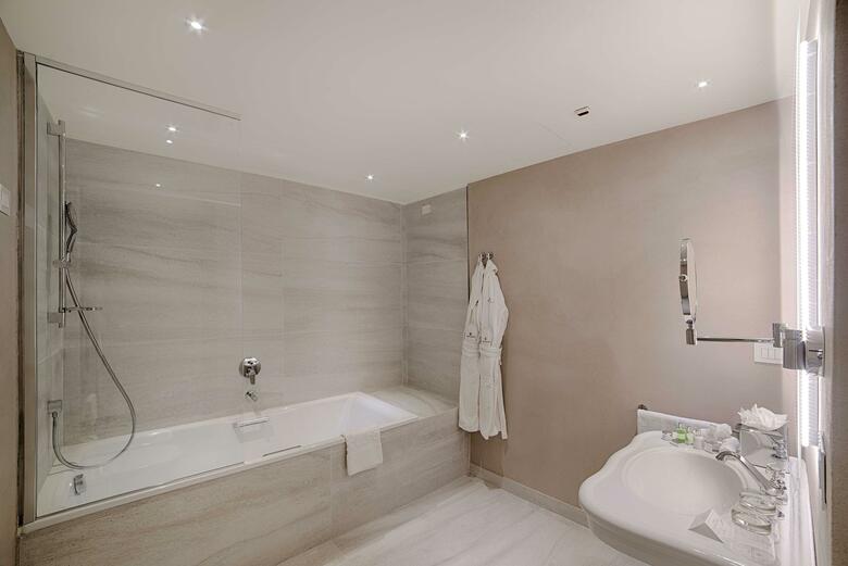 Hotel NH Brussels Carrefour De L'europe