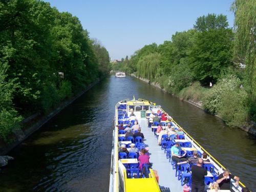 Quiet Courtyard Apartment (kb6)