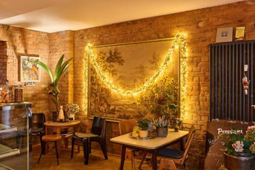 Beautiful Park Apartment For 4 Guests
