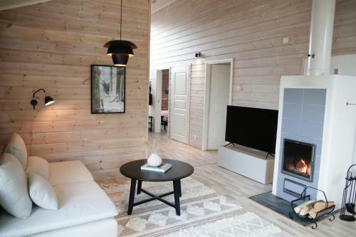 Villa Laidike With Sauna/fireplace, 80 Km Helsinki