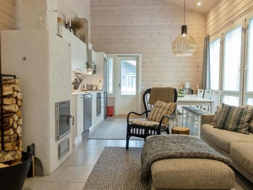 Holiday Home M�nnikk�