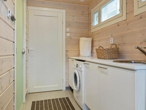 Holiday Home M�nnikk�