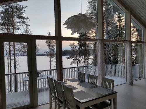 Villa Sirius Sieri, Nice Log-cottage By The Lake