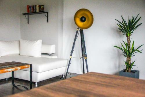 Apartamento Exklusive 2 Zi. Dachgeschosswohnung In Top Lage!