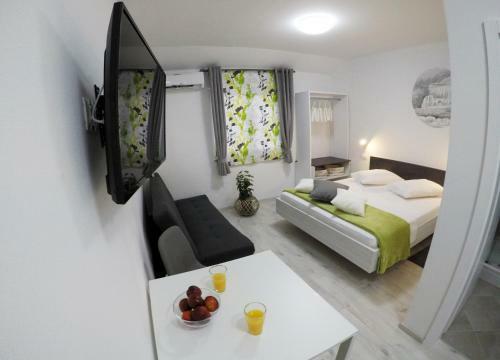Hostal Guesthouse Villa Domenico