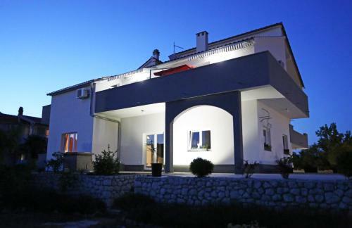 Hostal Guesthouse Villa Domenico