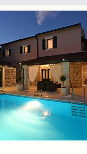 Villa Lory