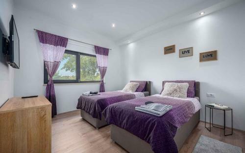 Holiday Home In Mali Vare?ki/istrien 37975