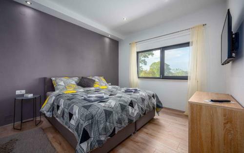 Holiday Home In Mali Vare?ki/istrien 37975