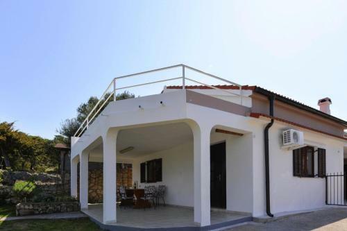 Apartment Tiara, Lun Close To The Beach